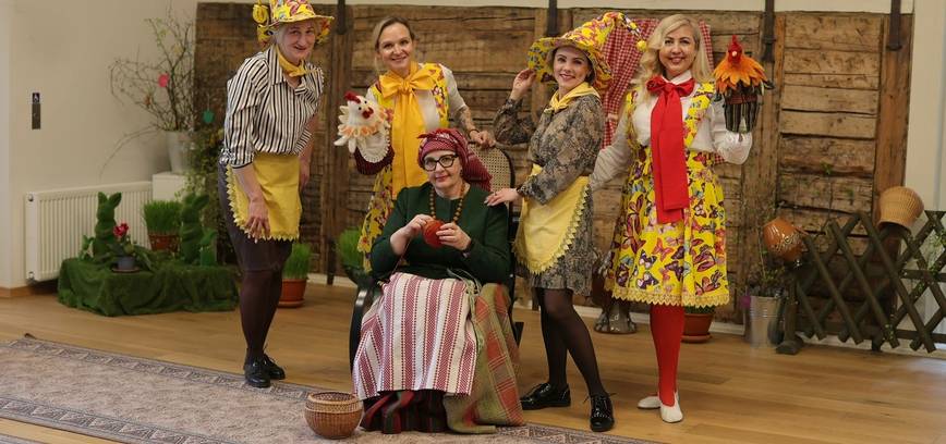 Theatrical Easter programs for children "Easter Granny's Tale: The Adventures of the Hen and the Rooster"