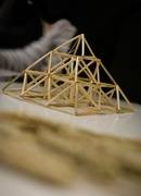 "Golden Straw: From Advent Traditions to the Beauty of Christmas Decorations"